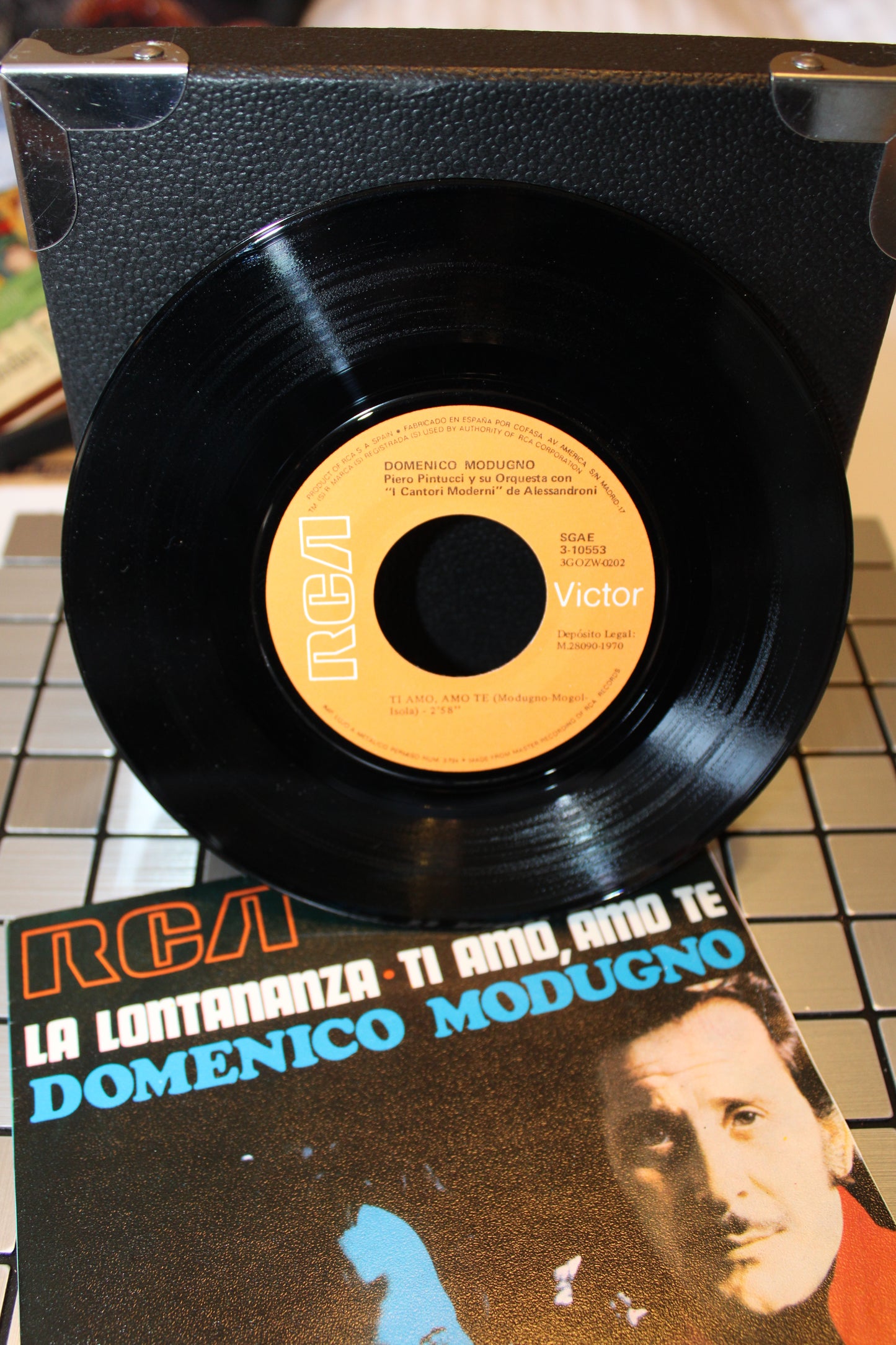 Domenico Modugno - La Lontananza Ti Amo, Amo Te RCA Victor 3-10553 Spanish 1970 7" 45rpm record