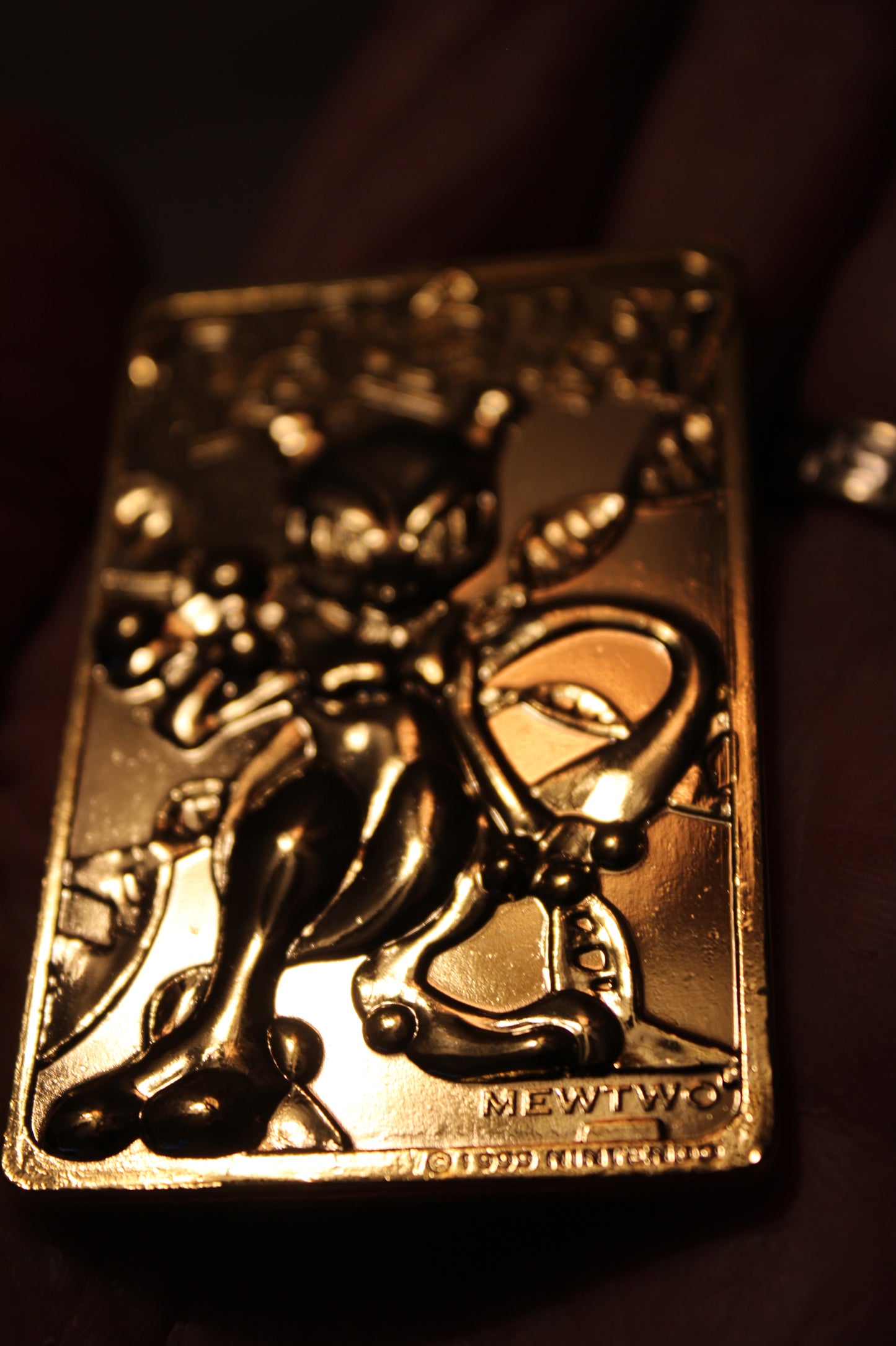 A POKEMON MEWTWO ~ 23K GOLD PLATED ~ CARD # 150 - 1999 - 54 grams - Nintendo
