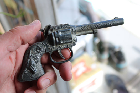 Old Toy Gun - 1950s - Metal - Hubley - Texas Longhorn - 6" long - Western Cowboy