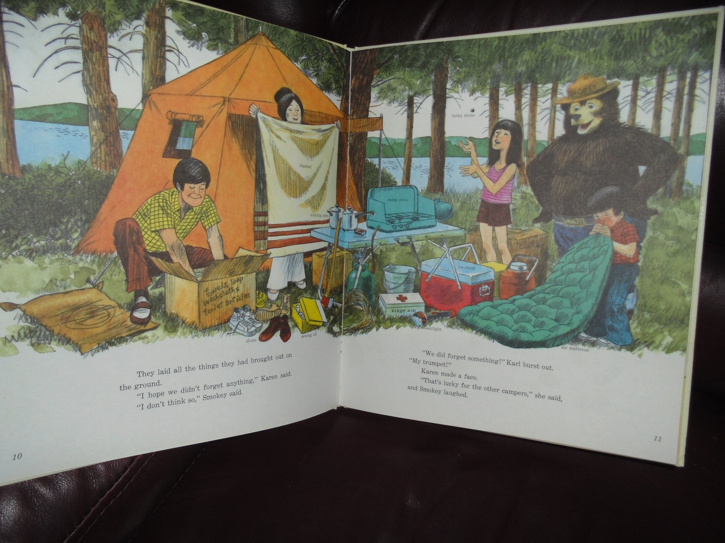 1976 SMOKEY BEAR'S CAMPING BOOK ISBN 0307157970